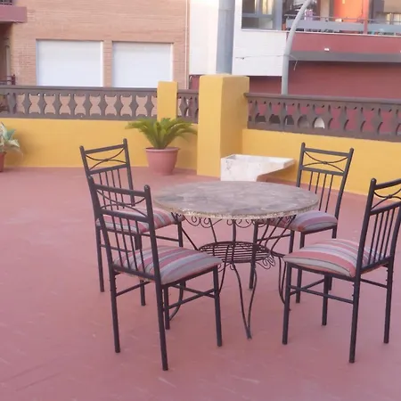 Semesterbostad Vacaciones Tierra Y Mar Casa En El Centro Con Patio Y Terraza