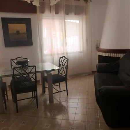 Agradable Casa Con Patio Y Terraza En El Centro إل كامبيلو