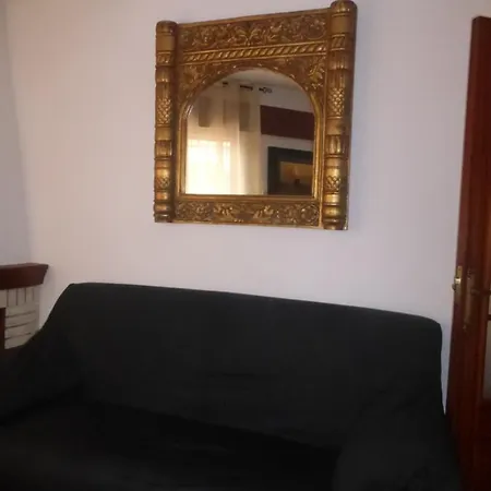 Agradable Casa Con Patio Y Terraza En El Centro بيت للعطل