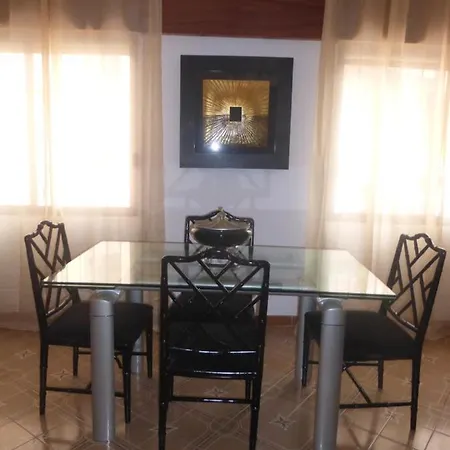 Agradable Casa Con Patio Y Terraza En El Centro بيت للعطل