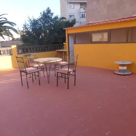 Agradable Casa Con Patio Y Terraza En El Centro