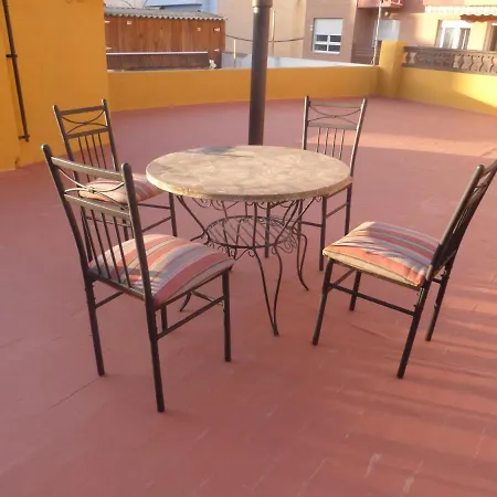 Agradable Casa Con Patio Y Terraza En El Centro *
