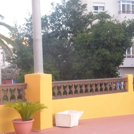 Agradable Casa Con Patio Y Terraza En El Centro إل كامبيلو
