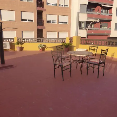Agradable Casa Con Patio Y Terraza En El Centro بيت للعطل إل كامبيلو