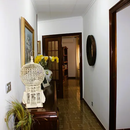 Agradable Casa Con Patio Y Terraza En El Centro *