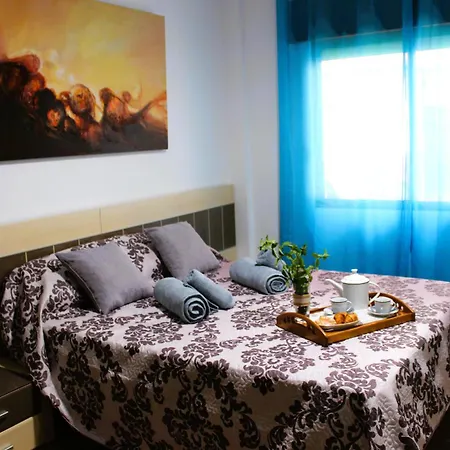Agradable Casa Con Patio Y Terraza En El Centro بيت للعطل إل كامبيلو