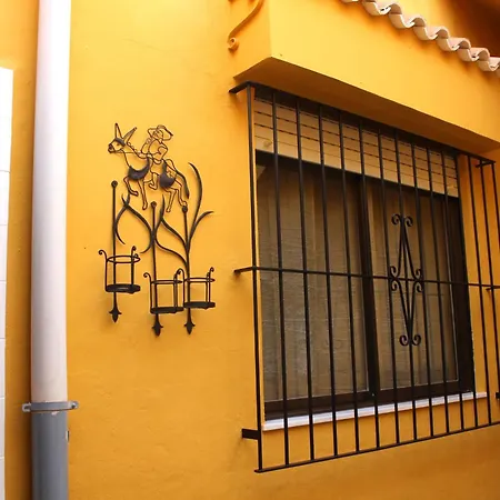 Agradable Casa Con Patio Y Terraza En El Centro *