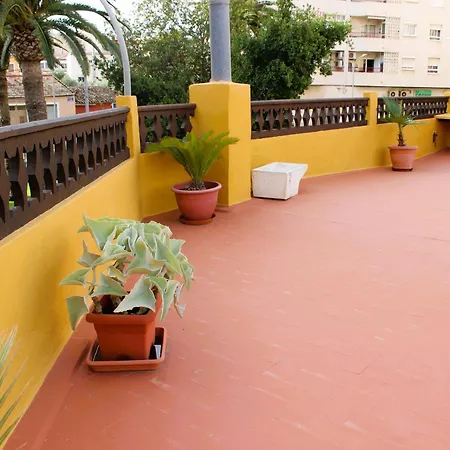 Agradable Casa Con Patio Y Terraza En El Centro